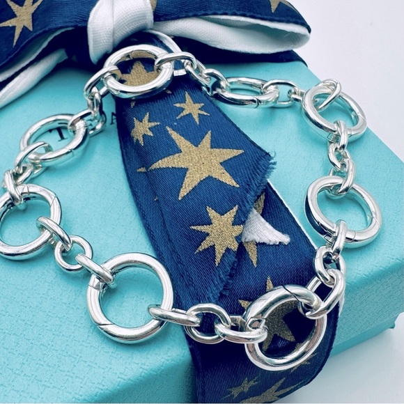 RARE Tiffany & Co. Circle Clasping Link Bracelet in Silver with Packaging 7.25” - Picture 1 of 12
